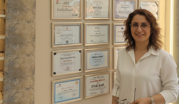 Ayşe Hanımın Gözlük Camları Artık Çizilmiyor